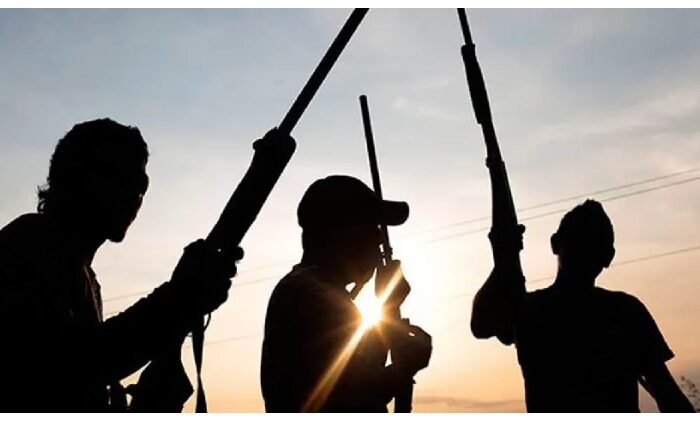 Gunmen attack train station, kidnap passengers